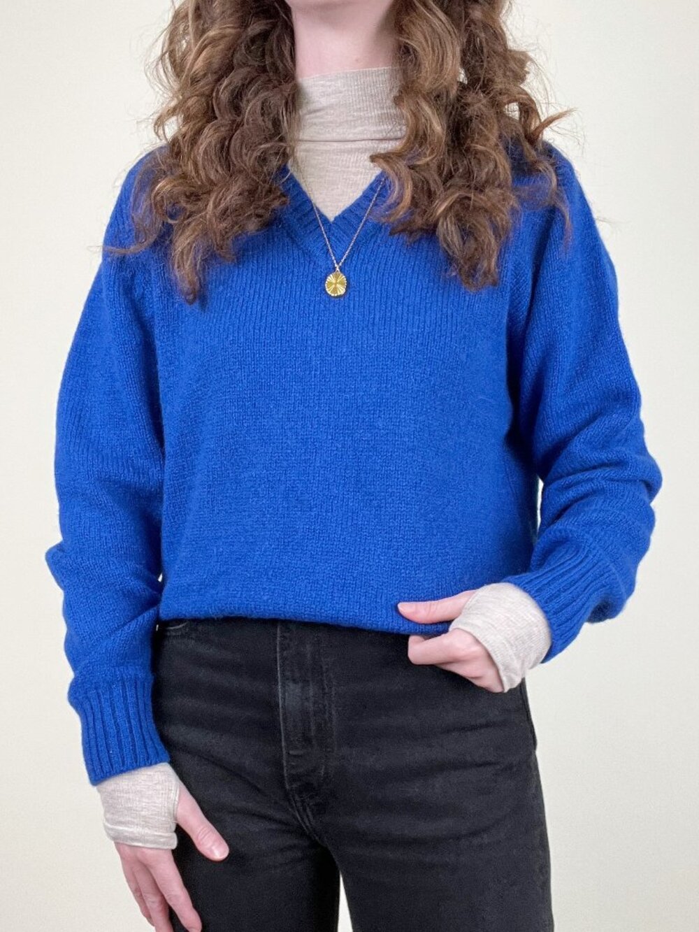 Vintage 100% Wool Cobalt Royal Blue Sweater V-Neck Oversized Loose Scandinavian - Picture 4 of 9